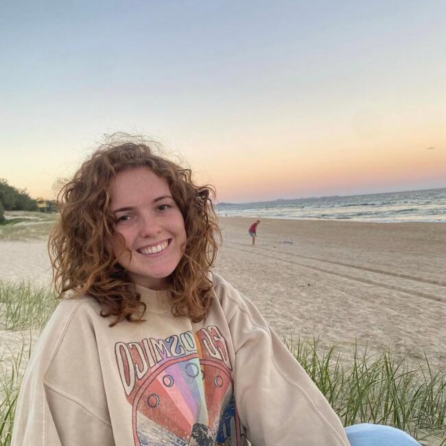 Babysitter in Gold Coast: Layne