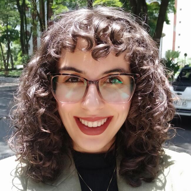 Babysitter in São Paulo: Mariana