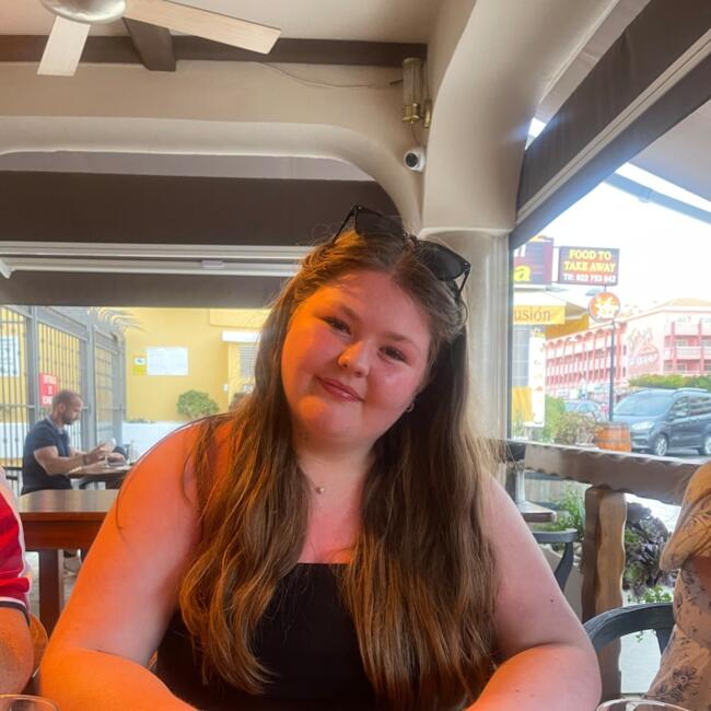 Babysitter in Cheltenham: Amy