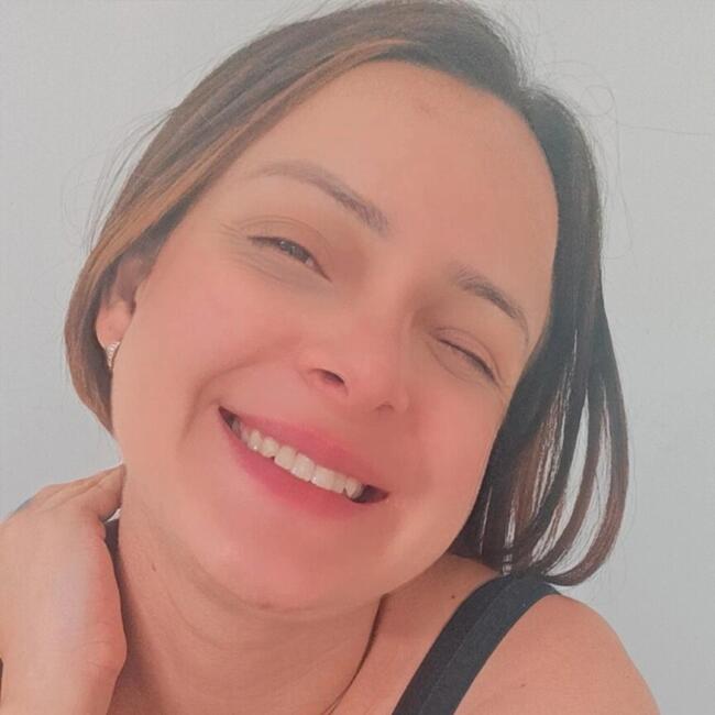 Babysitter em Tamengos: Taina