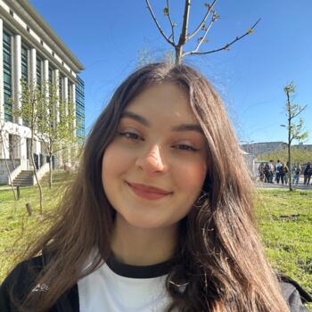 Babysitter in Brasov: Nicoleta-Denisa