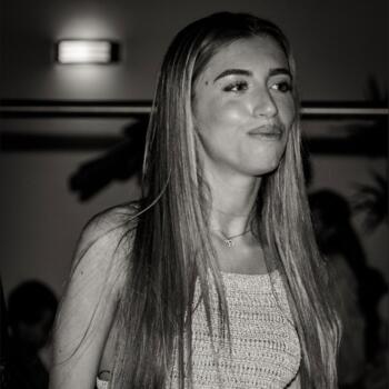 Babysitter in Marseille: Jade