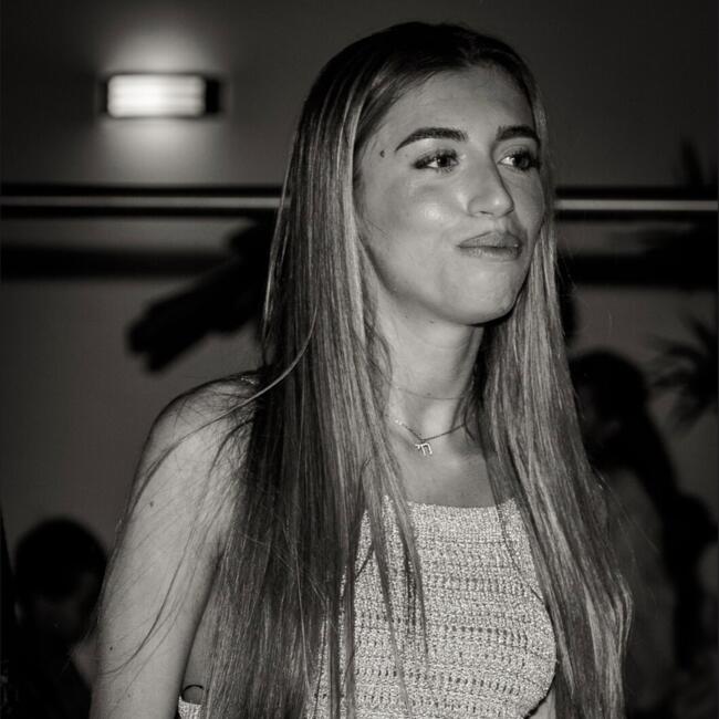 Babysitter in Marseille: Jade