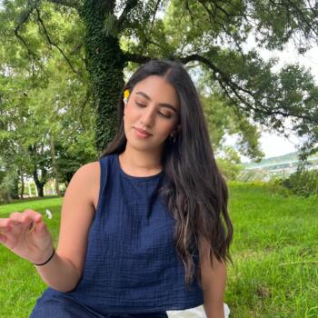 Babysitter in Rouen: Yassmine