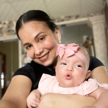 Trabajo para niñera en David: trabajo de niñera Yanina