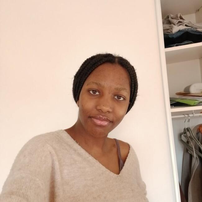 Babysitter in Montesson: Reine chandelle