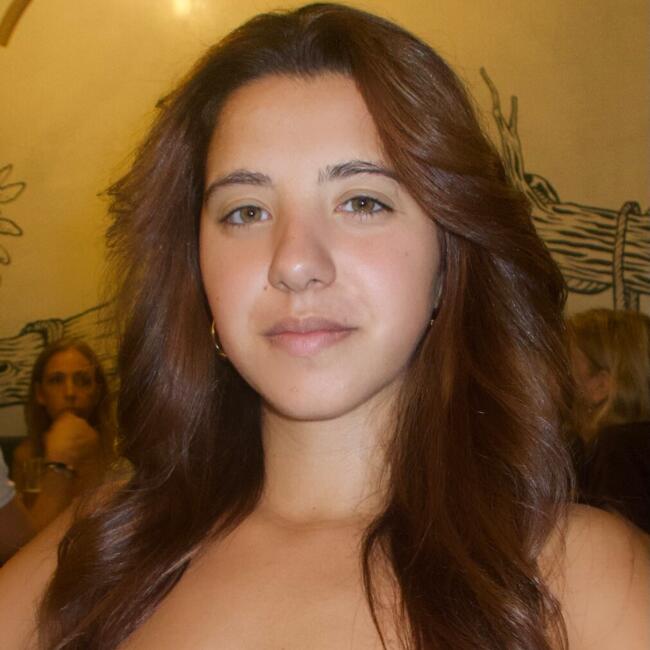 Babysitter in Vila Nova de Gaia: Bruna