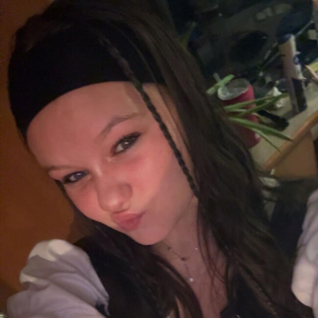 Babysitter in Moulins (Bretagne): Nina