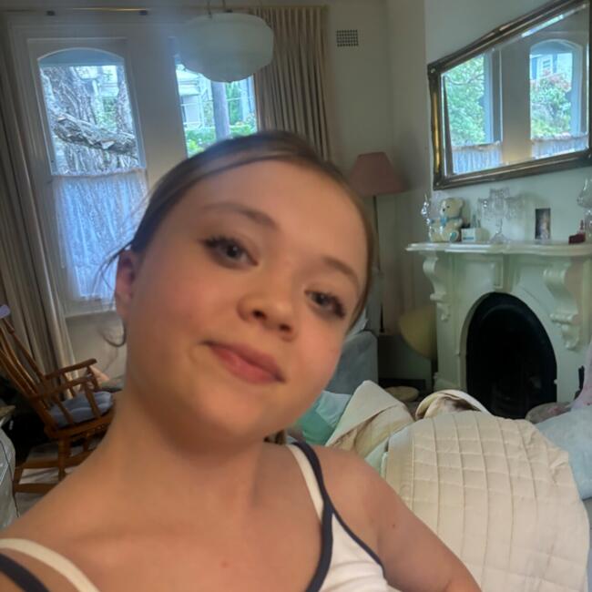 Babysitter in Sydney: Holly