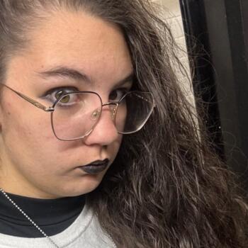 Babysitter in Azle: Brianna