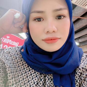 Pengasuh di Kuah: Kelly