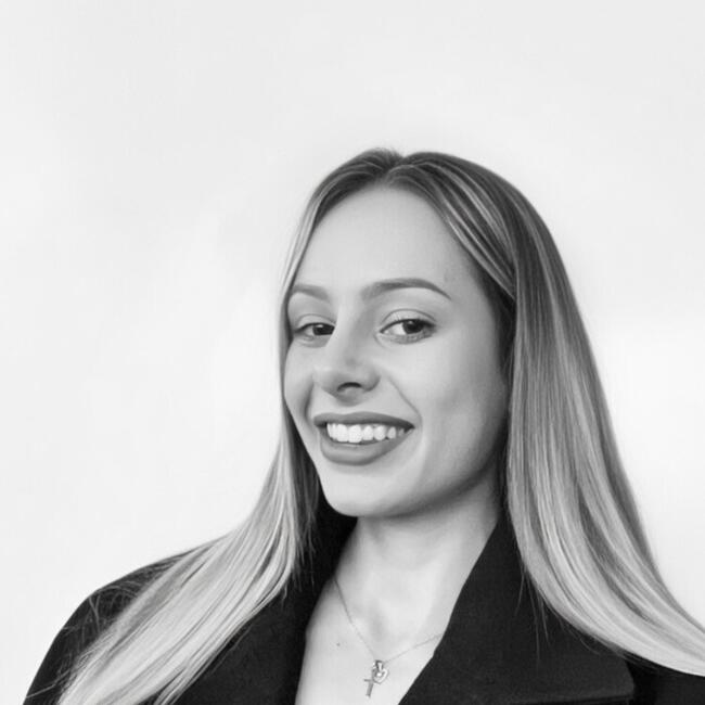 Babysitter in Bron: Lisa