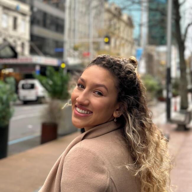 Babysitter in Papamoa: LETICIA VITORIA