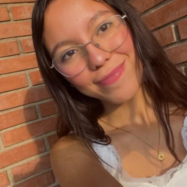 Canguro en Tarragona: Khadija