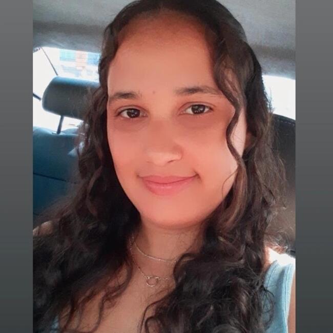 Babá em Paulista: Camila