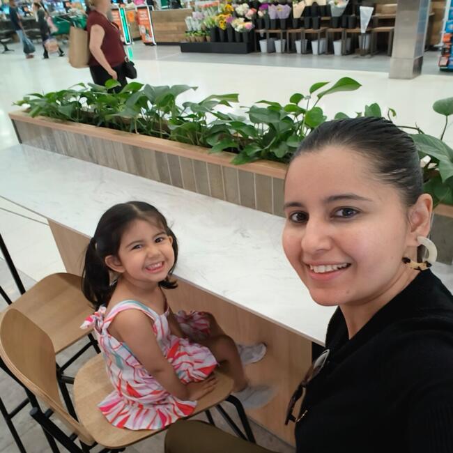 Trabalho de babysitting em Camberra: Lubna