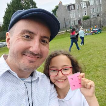 Babysitting job in Aberdeen: babysitting job Oguz