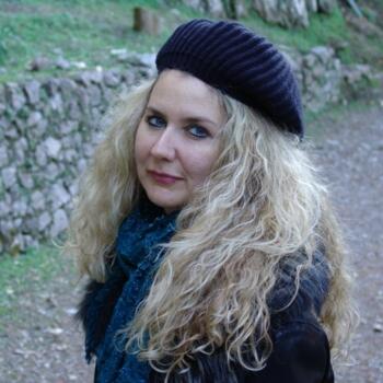 Babysitter στην περιοχή Αρτέμιδα: Ιωάννα