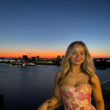 Babysitter in London: Ella