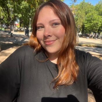 Niñera González Catán: Ximena Sandoval 