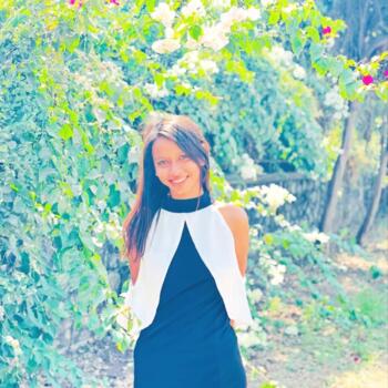 Babysitter in Surat: Nena