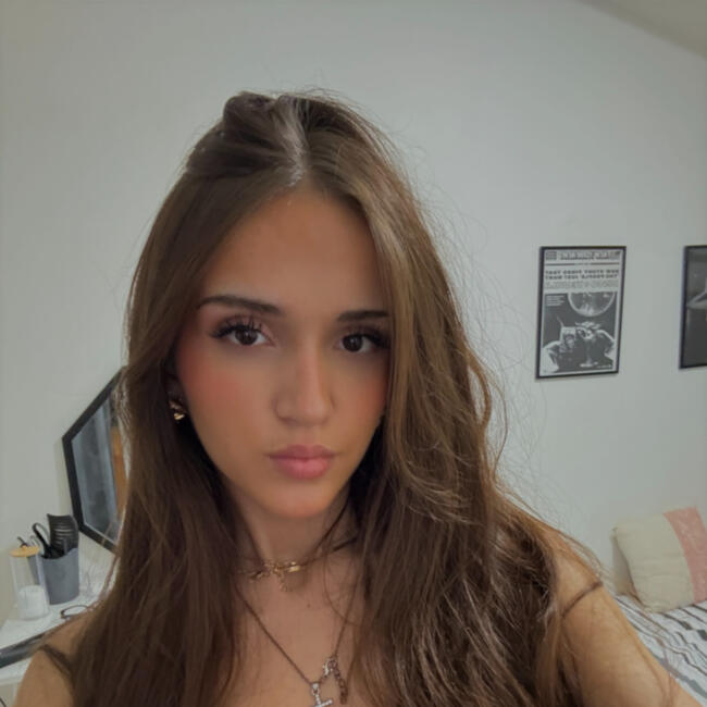 Babysitter in Châteauneuf-du-Rhône: Tania