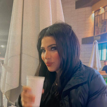 جليسة أطفال الرياض: Hanan