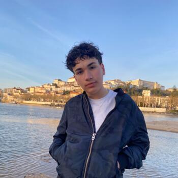 Babysitter in Coimbra: João