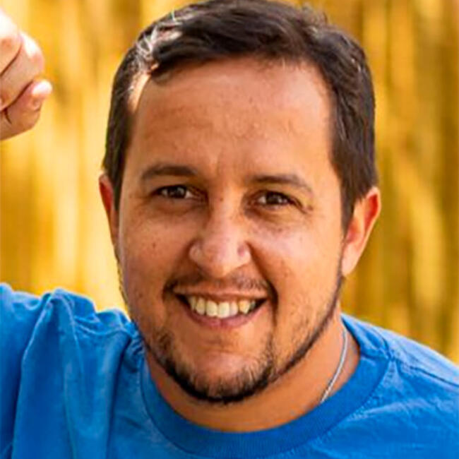 Emprego de babá em Mata de São João: José