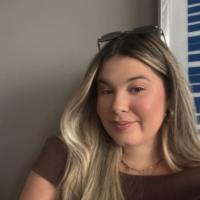 Babysitter in Dublin: Isabelle Lima