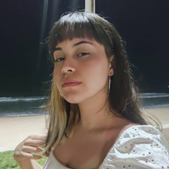 Babá em Atibaia: Emily