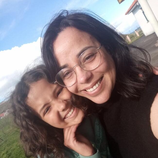 Babysitter em Horta: Danyelle