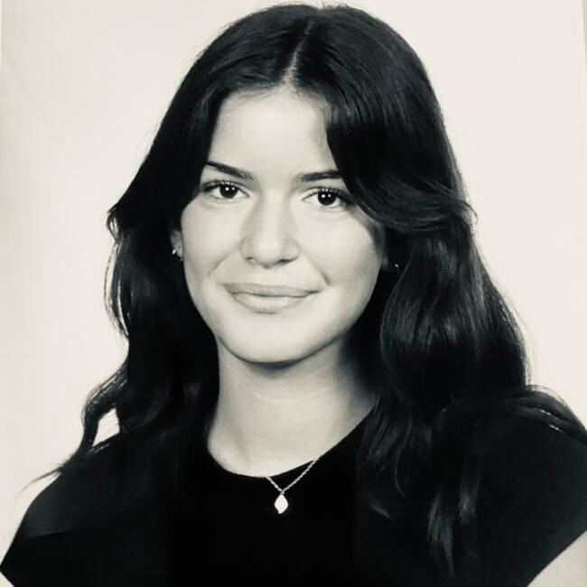 Babysitter in Floirac: Amalia