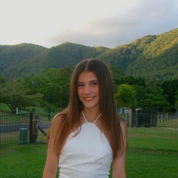 Babysitter in Melbourne: Mia