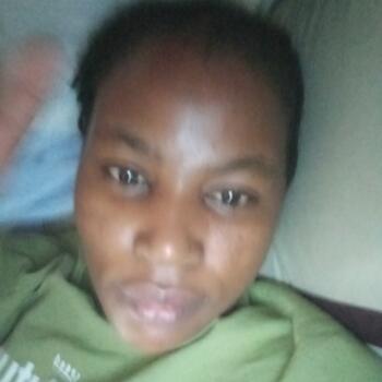 Babysitter in Al Rayyan: Trizer