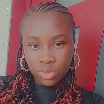 Babysitter in Retiers: Nouria