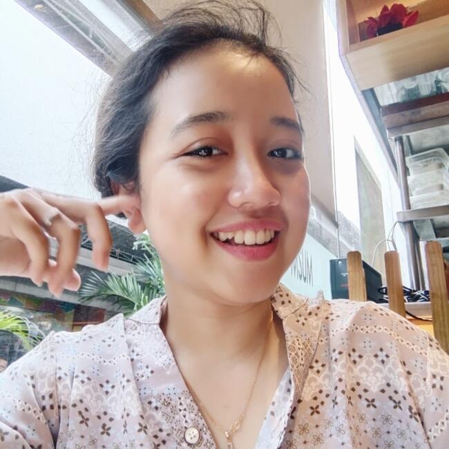 Lowongan pekerjaan babysitting di Jakarta: Zahra Abelyna