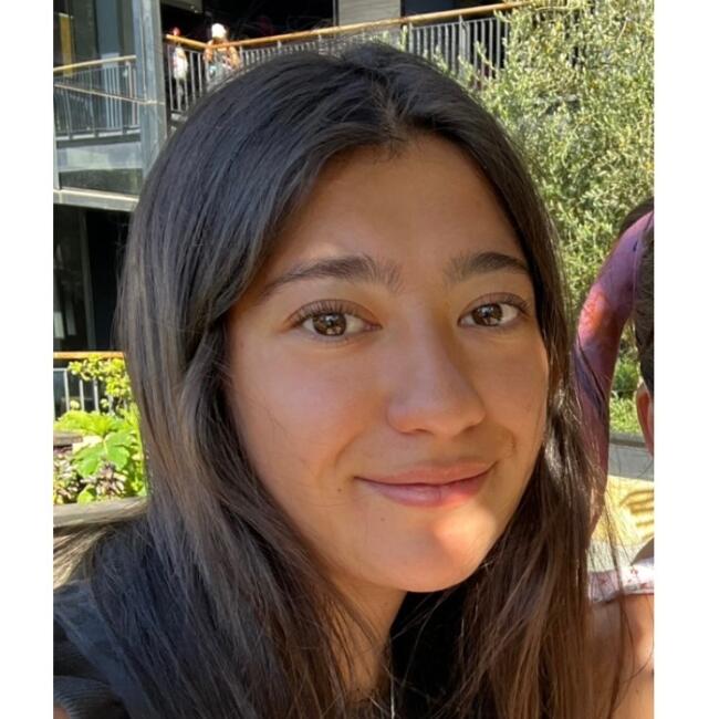 Babysitter in Providencia: Isadora