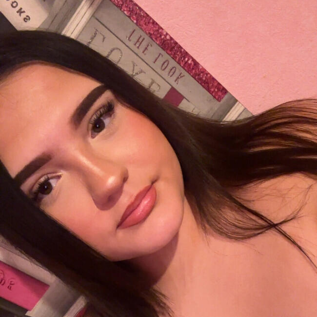 Babysitter in Pecquencourt: Cassie