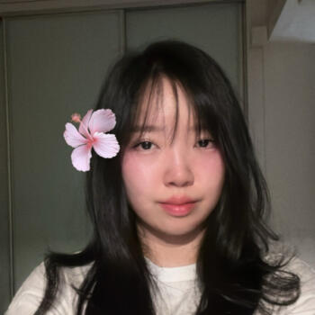 Babysitter in Singapore: Jade
