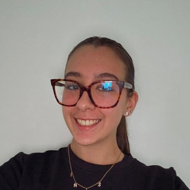 Babysitter in Saint-Maximin-la-Sainte-Baume: Ines