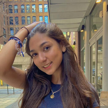 Babysitter in New Rochelle: Briana