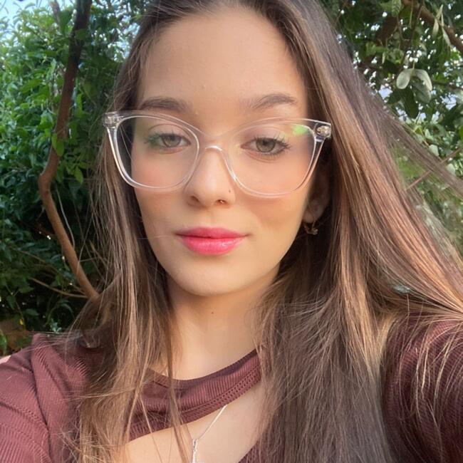 Babysitter in Ilhabela: Loren