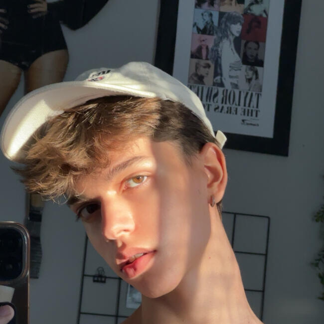 Babysitter em Almada: Kaio