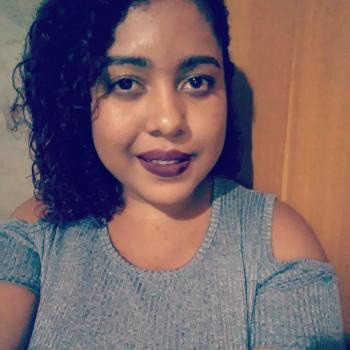 Babá Juiz de Fora: Sara