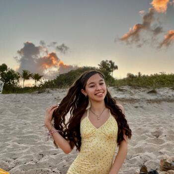 Babysitter in Pompano Beach: Jayla