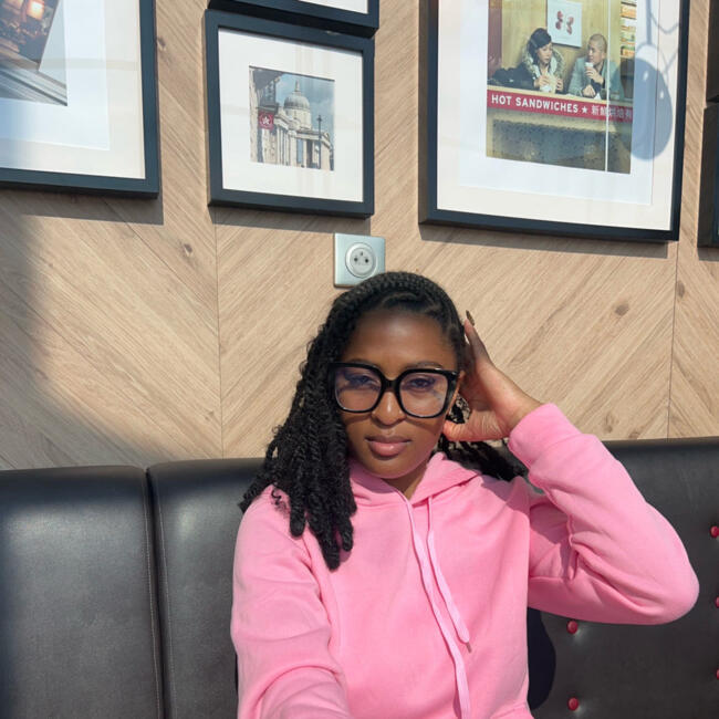 Babysitter in Caen: Coralie