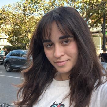 Babysitter in Paris: Carla