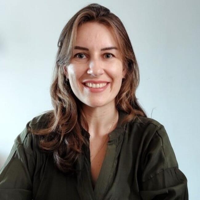 Babysitting job in Holambra: Vanessa