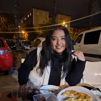 Babysitter in Seville: Madelyn